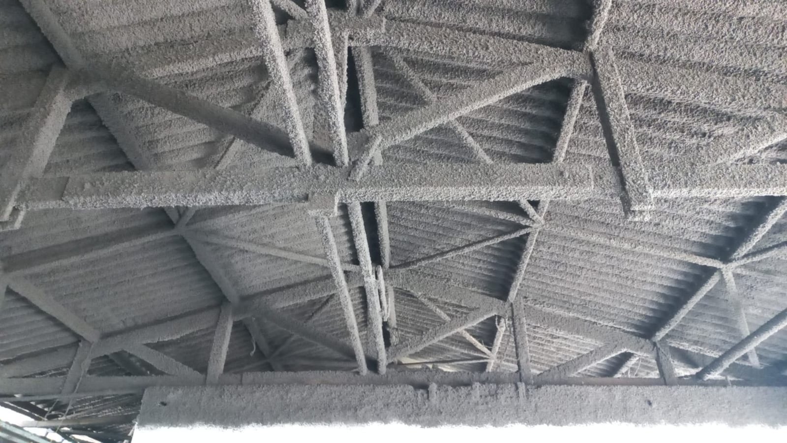 Detalhe de aplicação de jateamento termoacústico